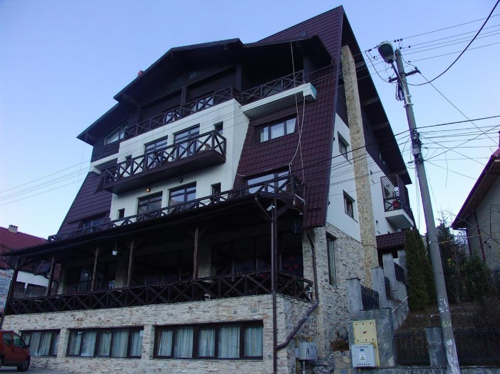 Magic Club Ξενοδοχείο Buşteni Εξωτερικό φωτογραφία